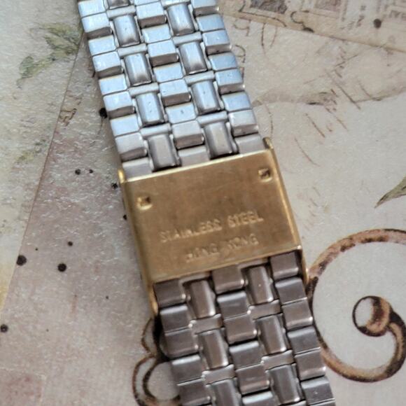 Vintage Watches Elgin Gold Tone Quartz Day Date Mens Dress Watch 1980s - Picture 10 of 10